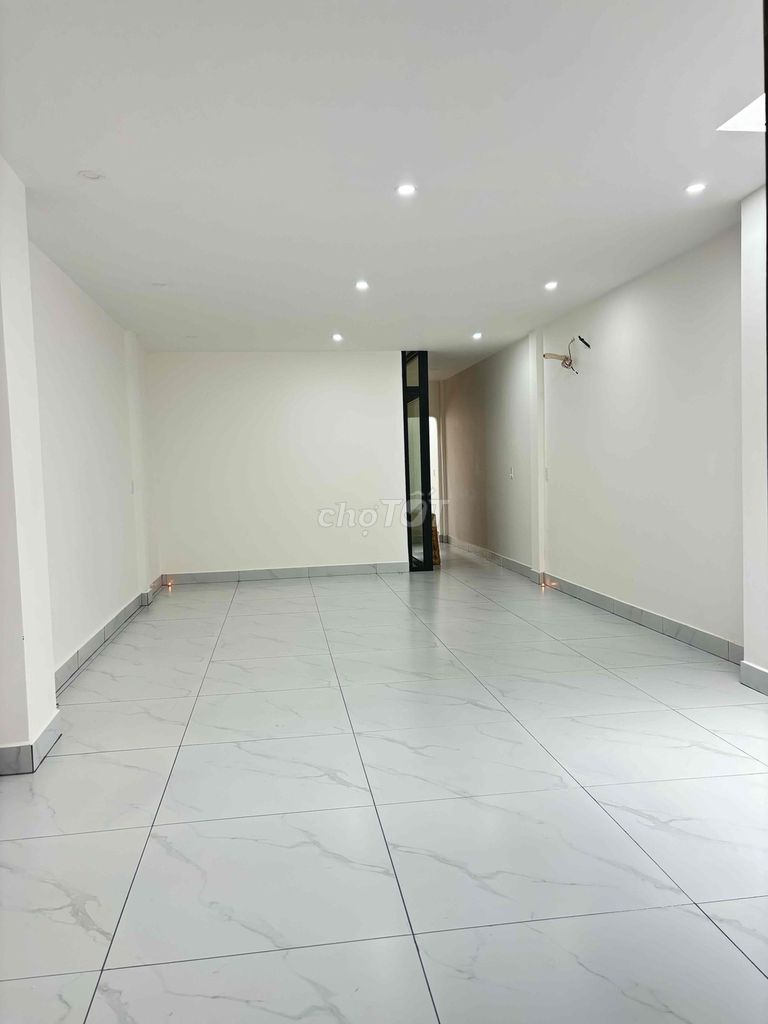 Mặt bằng cho thuê mới 100% đường Bùi Đình Tuý 99m² - Phù hợp kinh doanh, lớp học!