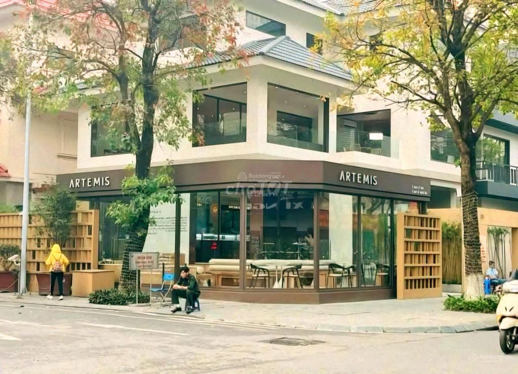 Cho thuê nhà mặt tiền Sương Nguyệt Ánh 180m² giá 135 triệu - Vị trí đẹp trung tâm Quận 1!