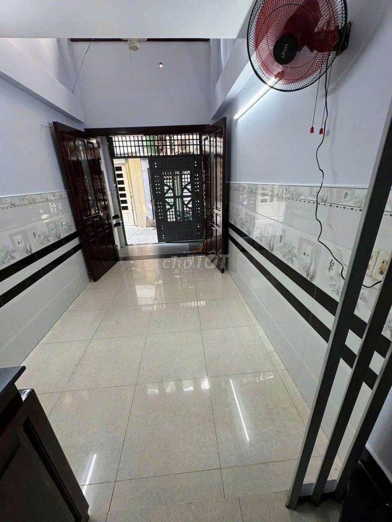 Nhà phố hiện đại đường Nguyễn Thị Tần, Q8 - 4.15 tỷ - Vị trí đắc địa, vào ở ngay!