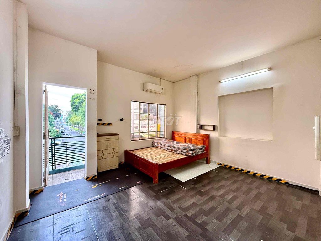 Căn hộ cho thuê 1 phòng ngủ 35m² giá 6 triệu - Mặt tiền trung tâm Quận 3