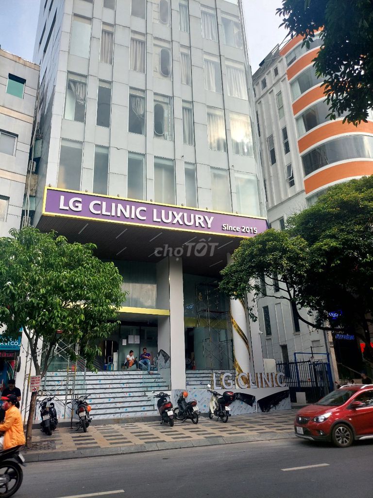 Cho thuê văn phòng mặt tiền Nguyễn Thị Minh Khai, Quận 3 - Diện tích 250m², giá 180 triệu