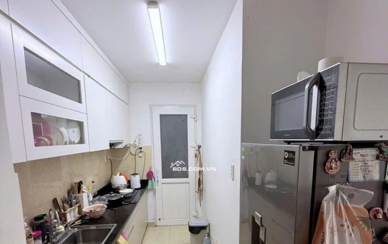 Căn hộ Screc Tower Quận 3 83m² giá 13 triệu - Nội thất đầy đủ, view thoáng mát!