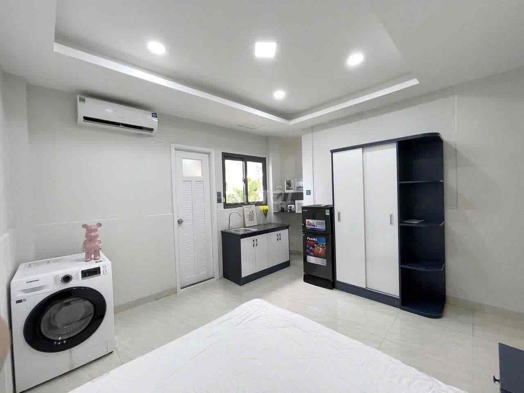 Căn hộ 25m² tại Quận 10 giá 5.9 triệu - Cửa sổ trời, tiện nghi đầy đủ!