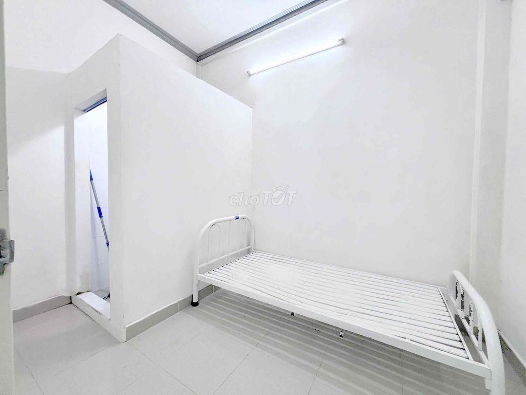 Cho thuê studio 15m² giá 2.7 triệu - Free xe ngay Cách mạng tháng 8 Quận 10!