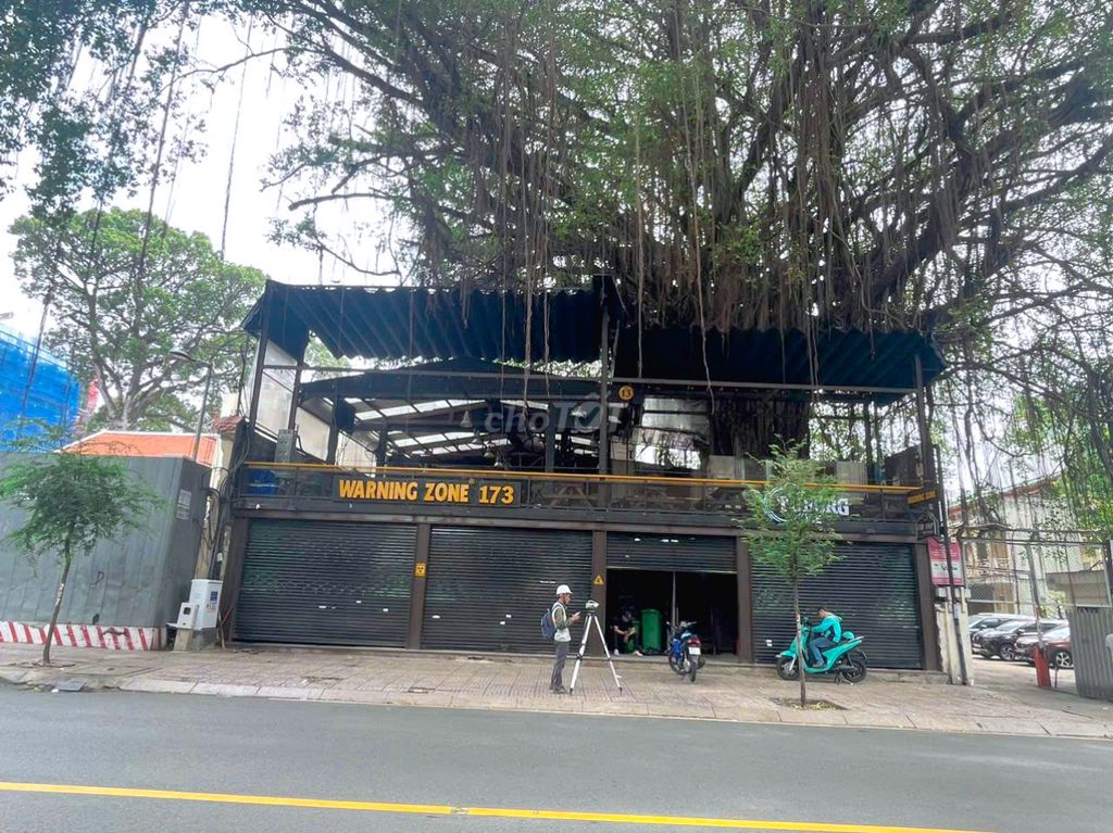 Cho thuê văn phòng mặt tiền Hai Bà Trưng 600m² giá 165 triệu - Kết cấu trệt lầu trống suốt!