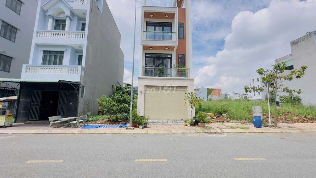 Đất Kinh Doanh 85m² Mặt Tiền Đường D1, Bình An - Chỉ 5.2 Tỷ!