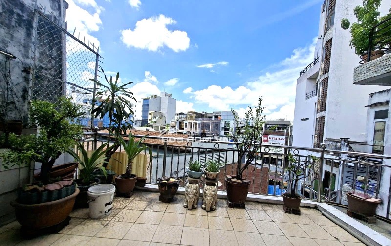 Nhà mặt tiền chợ Tô Hiến Thành, Quận 10, 76m² giá 13.999 tỷ - Đầu tư sinh lời ngay!