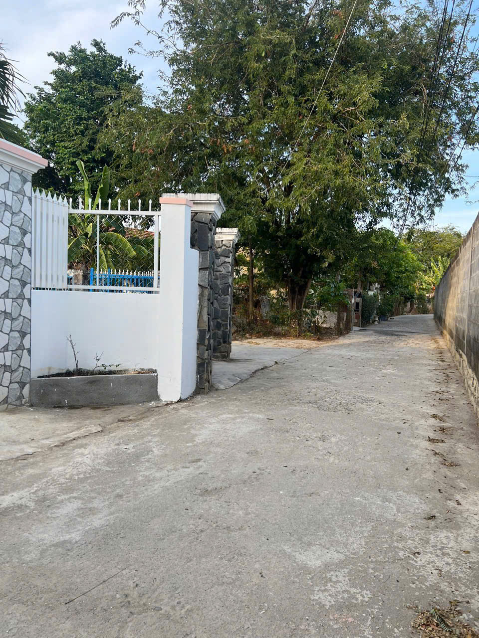 Nhà cấp 4 lô góc Tân Lập 208m² giá 2.8 tỷ - Sân rộng ô tô thoải mái!