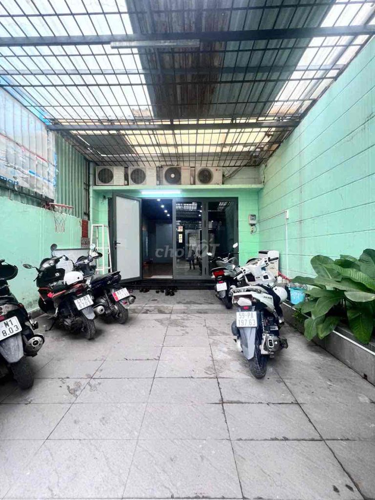 Nhà cho thuê Hoàng Hoa Thám, Bình Thạnh 115m² - Sân đậu ô tô ngay trung tâm chỉ 28 triệu!