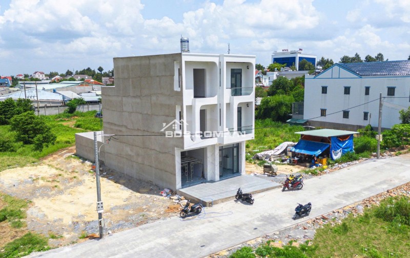 Nhà 2 Lầu Tại Thủ Dầu Một 120m² giá 2.95 tỷ - Full nội thất, sẵn sàng vào ở!