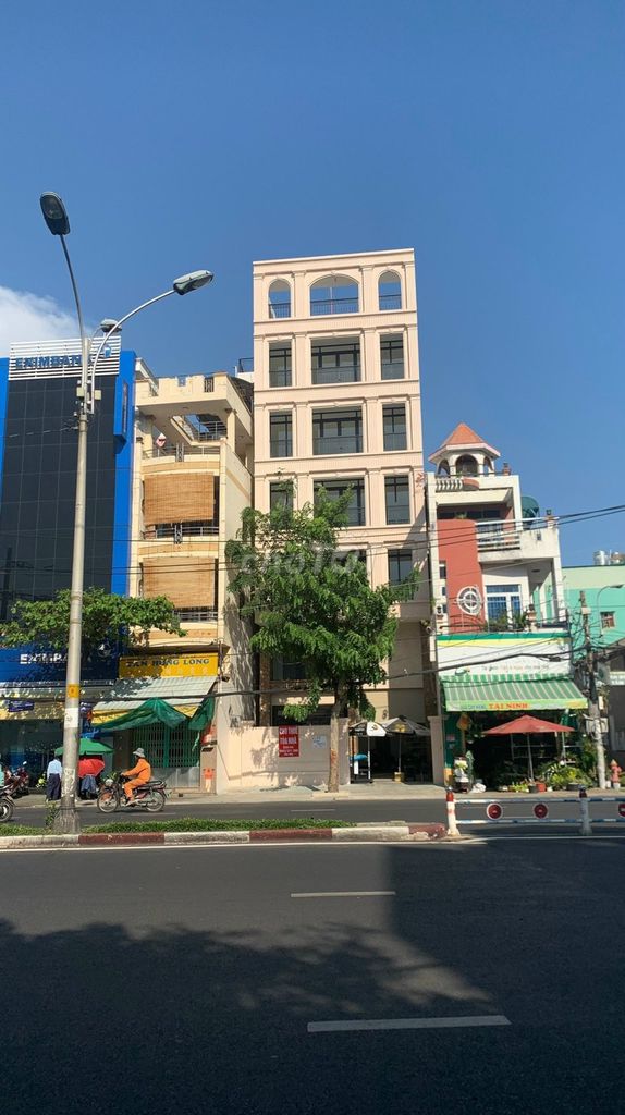 Tòa nhà cho thuê Mặt tiền Nguyễn Cư Trinh Q1 Diện tích 208m² - Đầu tư sinh lời ngay!