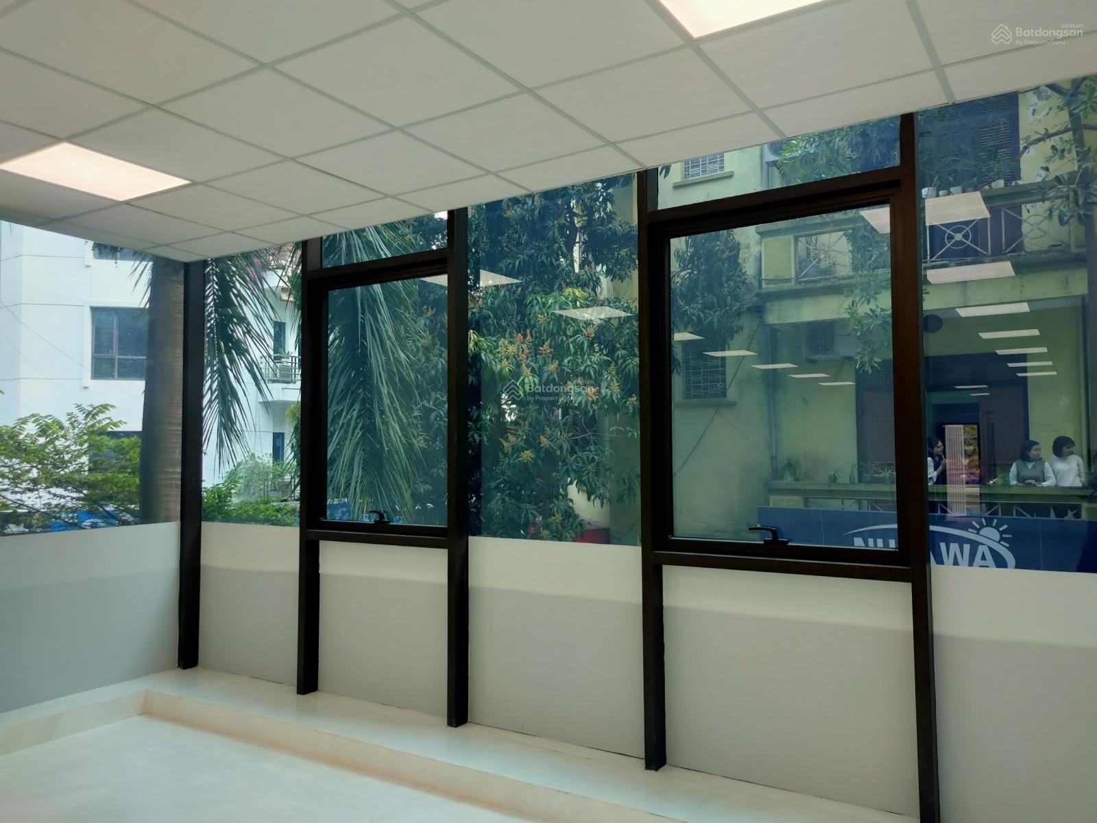 Văn phòng cho thuê 100m² phố Trung Kính, Cầu Giấy chỉ 16 triệu - Không gian hiện đại, chuyên nghiệp!