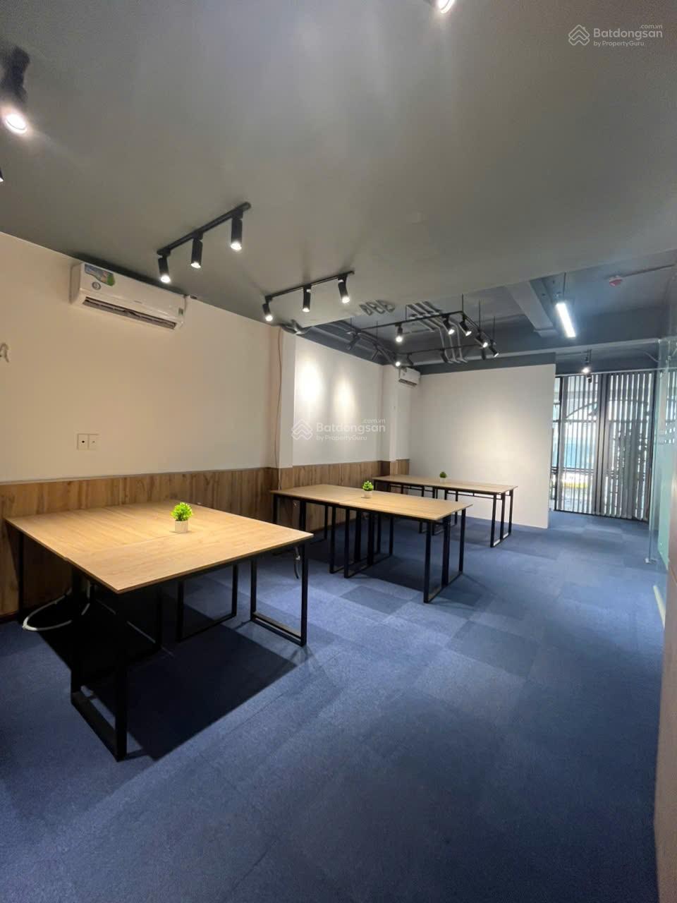 Văn phòng cho thuê tầng trệt 150m² Quận 3 - Full nội thất yêu cầu