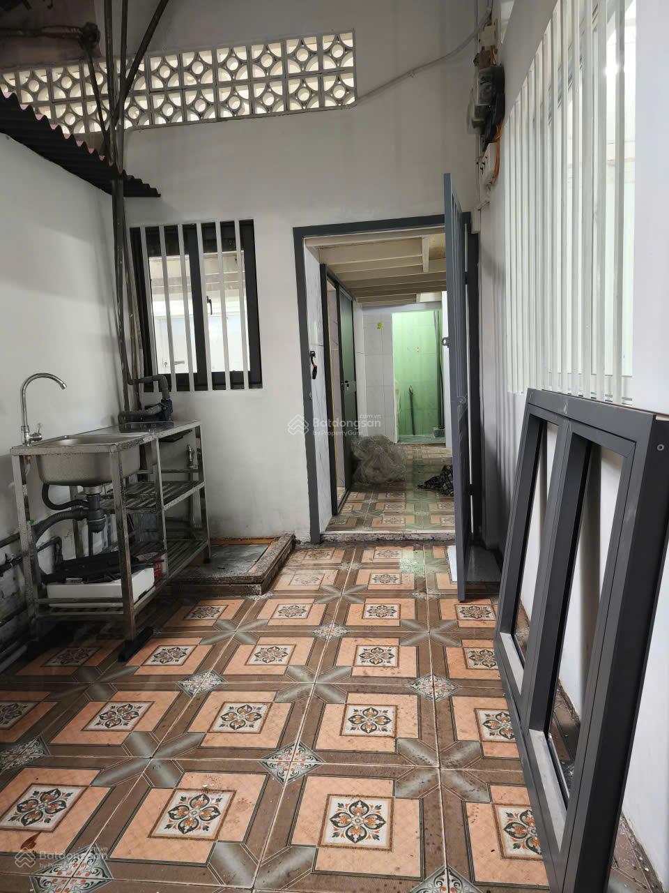 Chung cư mini cho thuê Đường Tản Đà Quận 5, 40m² giá 6 triệu - Nội thất đầy đủ, chỉ việc vào ở!