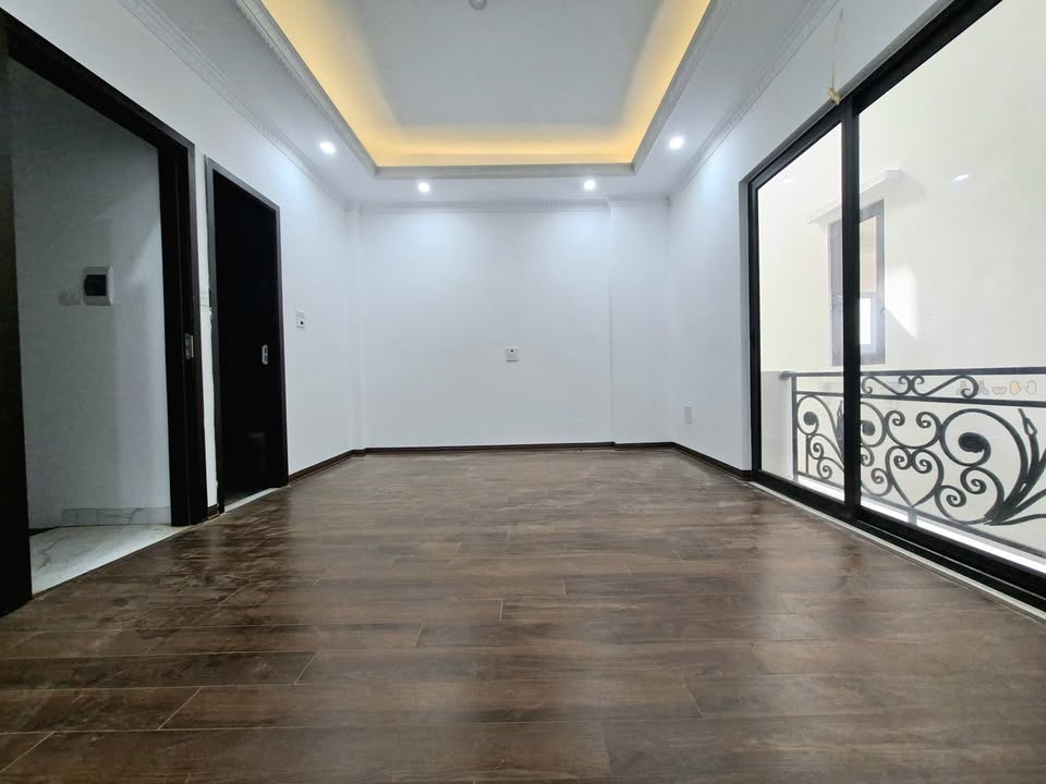 Nhà 5 tầng chính chủ Thụy Phương 31m² giá 6.2 tỷ - Ngõ ô tô vào thoải mái!