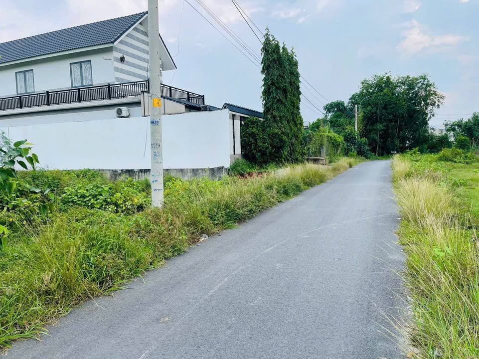 Đất mặt tiền đường số 3, xã Tân Thông Hội, 150m² - Giá chỉ 2.25 tỷ, thương lượng ngay!