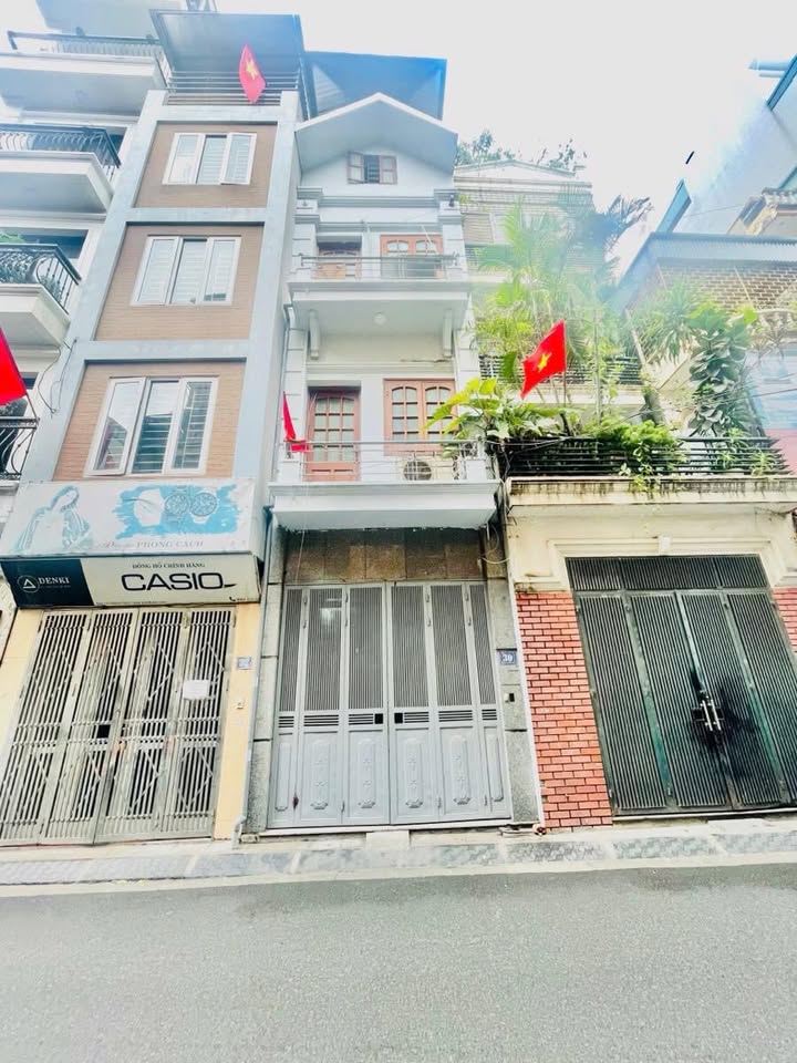 Nhà mặt phố Hoàng Ngân Cầu Giấy 130m² giá 38.5 tỷ - Đầu tư sinh lời cao!