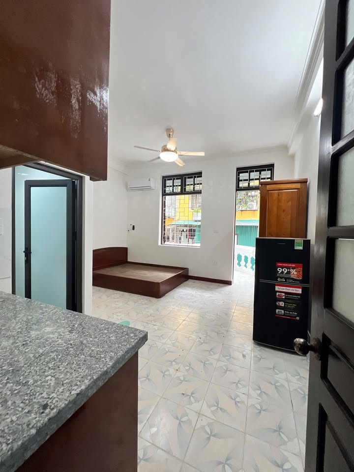 Căn hộ cho thuê Đống Đa 50m² - Gần HVNH, đầy đủ nội thất, sẵn sàng ở!