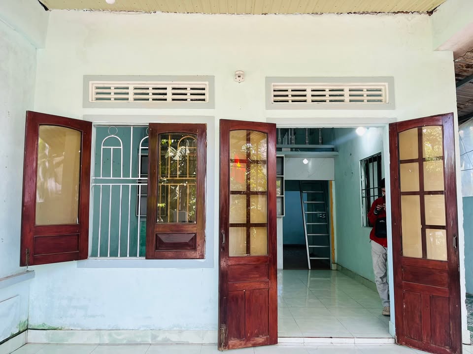 Nhà Hẻm Đường Trần Văn Trà, Quảng Ngãi 114m² giá 1.2 tỷ - Vị trí thoáng mát, ô tô vào tận nơi!