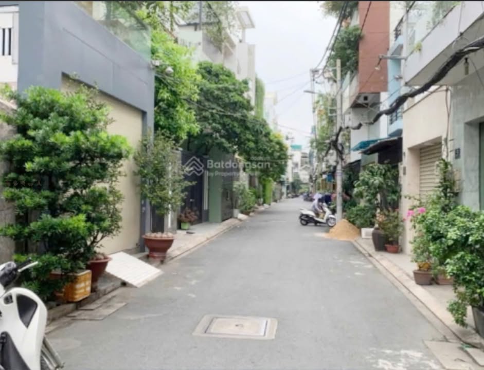 Biệt thự sân vườn Tân Phú 120m² giá chỉ 11 tỷ - Vị trí vàng, tiện nghi đầy đủ!