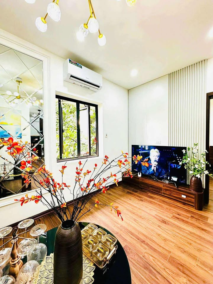 Căn hộ Tập thể 128C Đại La 51m² giá 5.99 tỷ - Nhà đẹp, full nội thất, ô tô đỗ cầu thang!