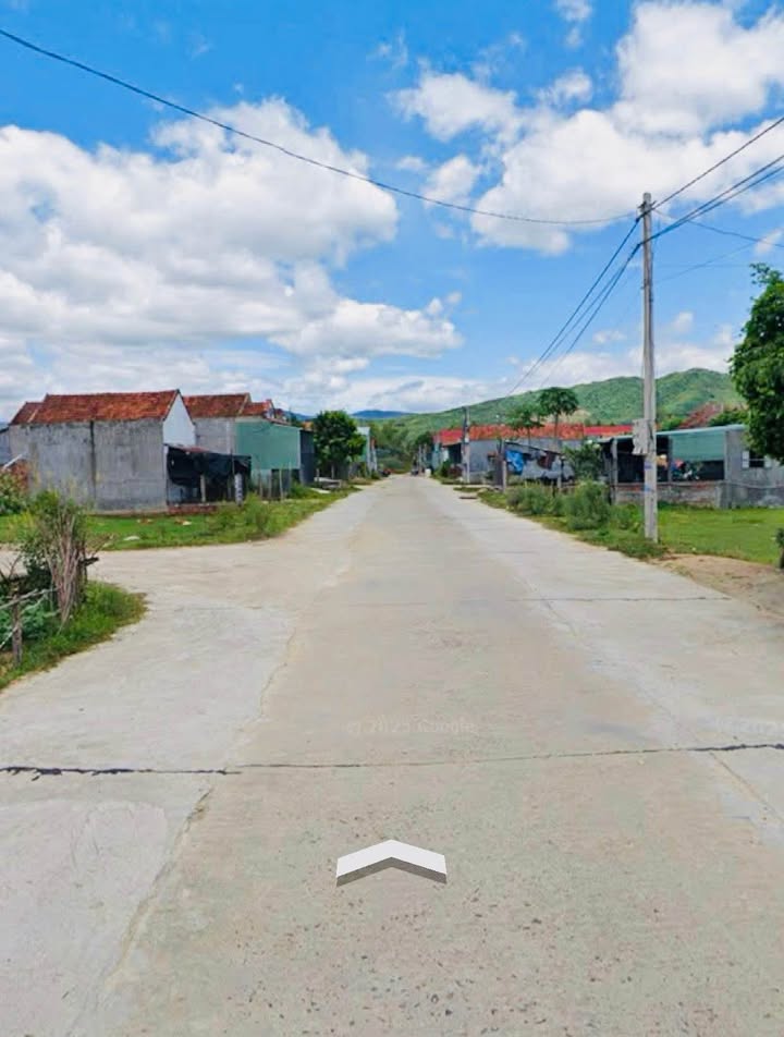 Đất thổ cư lô góc 98m² tại chợ Hòa Sơn, Tây Sơn - Giá 500 triệu - Sổ hồng sẵn!