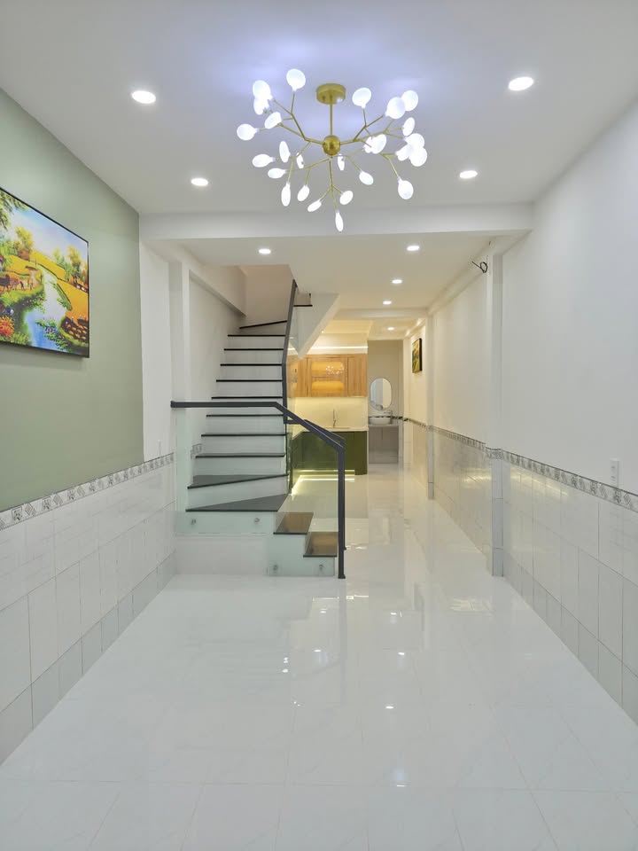 Nhà Trệt Lầu Mới Đẹp Hẻm 105 Trần Quang Diệu 39m² giá 1.85 tỷ - Tiện nghi đầy đủ!