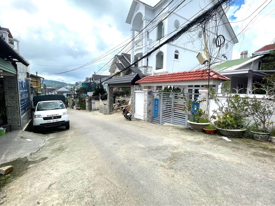 Đất nền 186m² tại Phường 6, Đà Lạt - Sổ đỏ chính chủ, giá 7.5 tỷ!