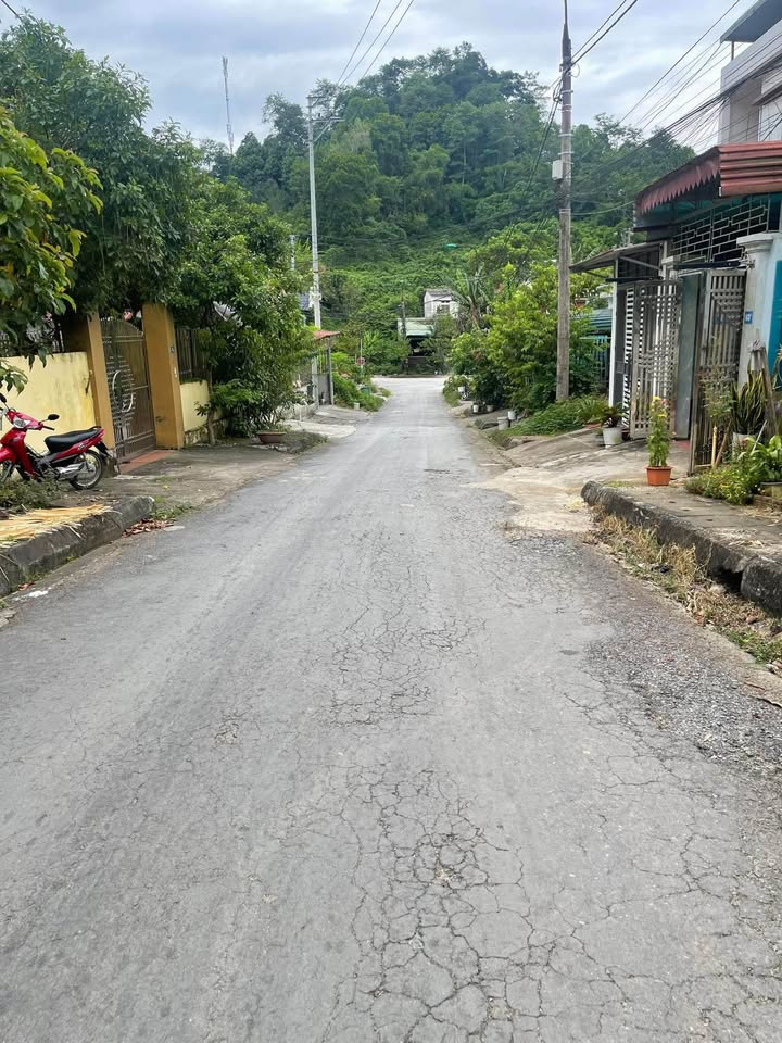 Đất Lê Hoàn Vị Xuyên 171m² giá 1.1 tỷ - Vị trí đẹp gần trường Hướng Dương!