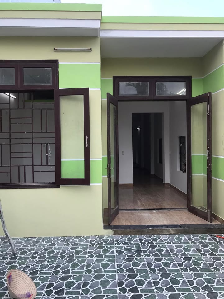 Nhà bán Hùng Vương Hội An 106m² giá 2.35 tỷ - Thích hợp cho gia đình trẻ!