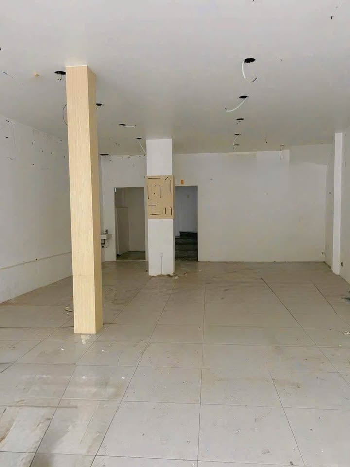 Mặt bằng kinh doanh cho thuê đường Cách Mạng Tháng 8, Thủ Dầu Một 84m² - Vị trí đắc địa, sẵn sàng hoạt động!