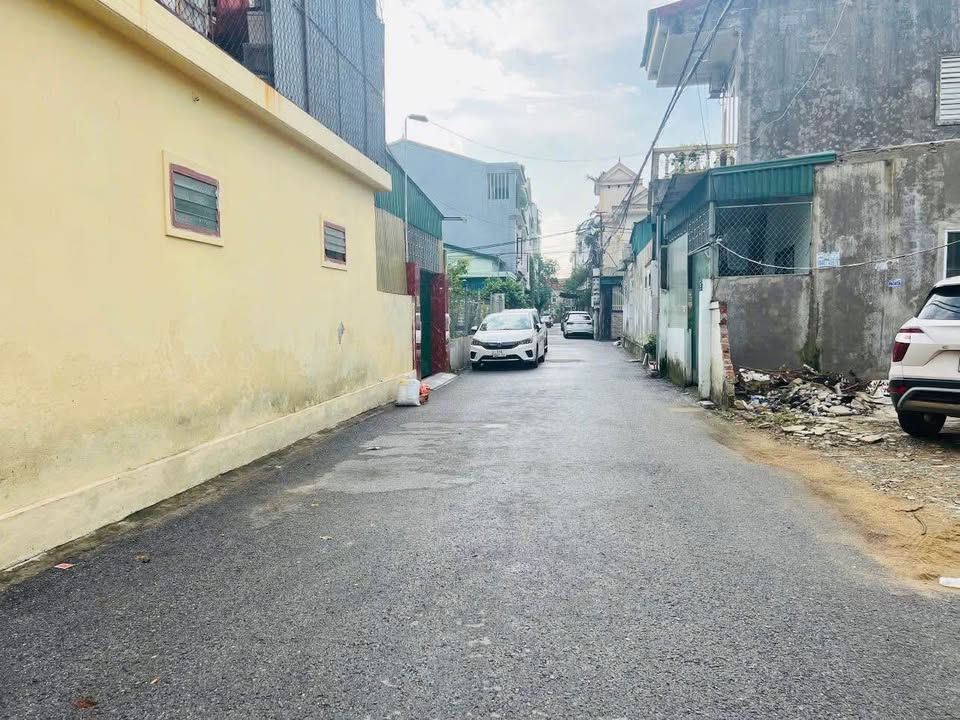 Nhà cấp 4 đường Nguyễn Văn Cừ, phường Hưng Phúc 61m² giá 3 tỷ - Vị trí đắc địa gần chợ và trường học!