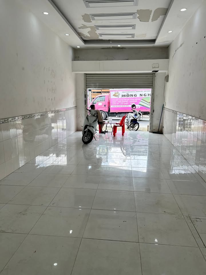 Cho thuê nhà mặt tiền Trần Văn Mười, Hóc Môn 112m² - Nhà đẹp, sạch sẽ chỉ 8.5 triệu/tháng!