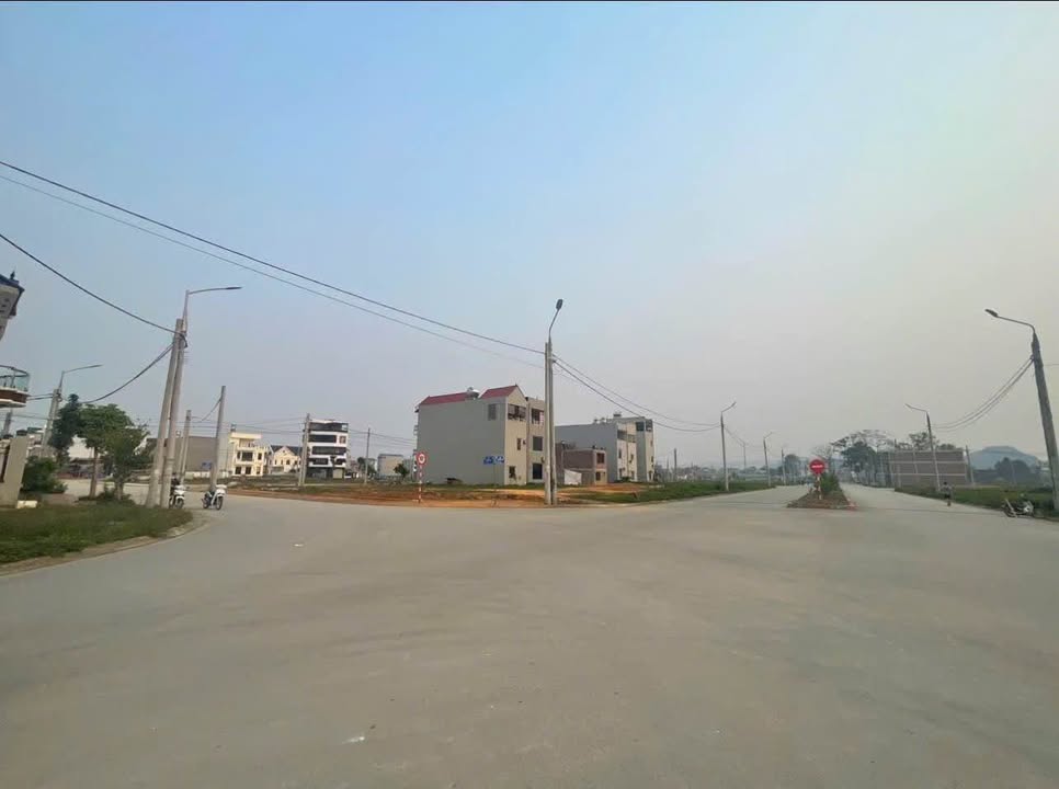 Đất nền Nam Hoàng Đồng, đường Võ Chí Công, 100m² giá 3.2 tỷ - Đầu tư sinh lời ngay!