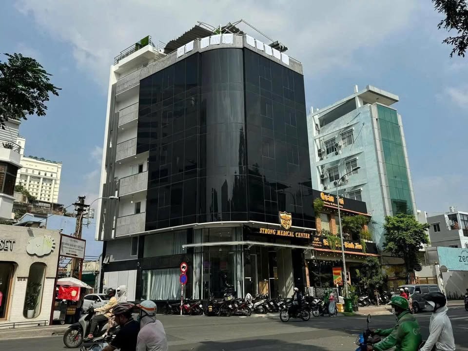 Cho thuê tòa nhà Trần Quốc Toản, Quận 3, 192m² - Vị trí góc 2 mặt tiền đắc địa!