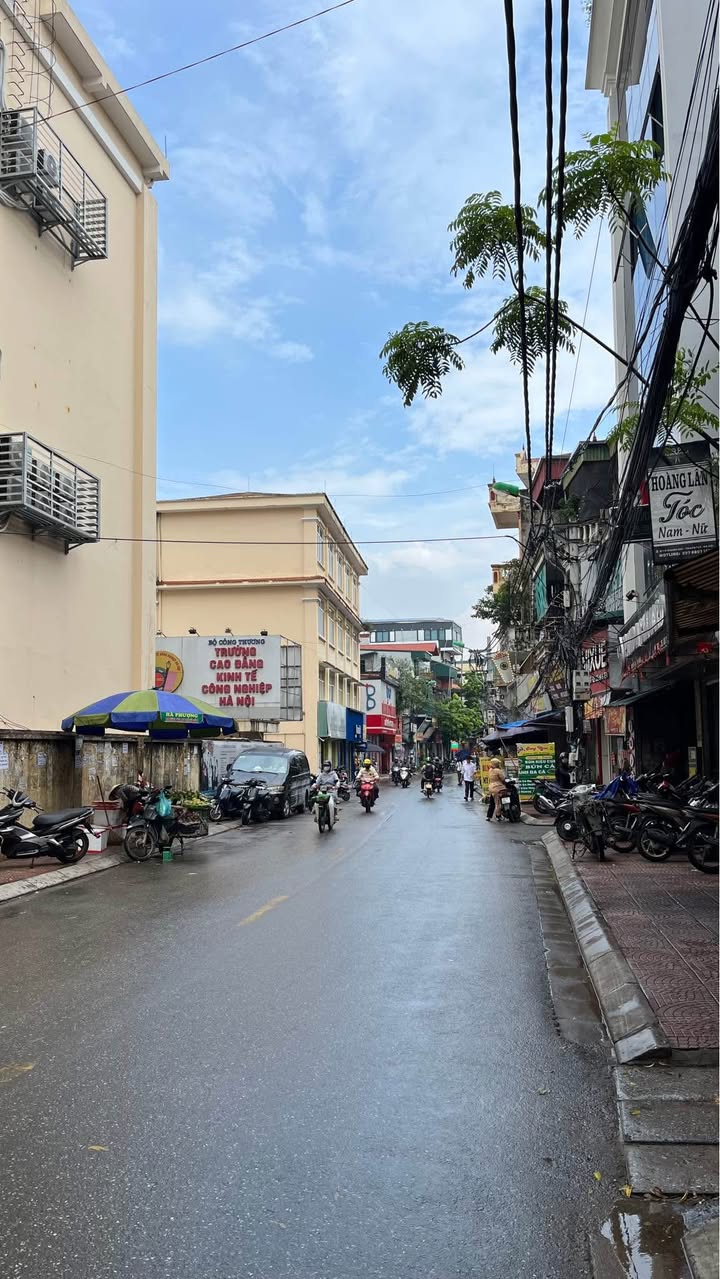 Nhà 3 tầng Tả Thanh Oai 45m² giá 3 tỷ - Mặt đường ô tô tải, vị trí thuận lợi!