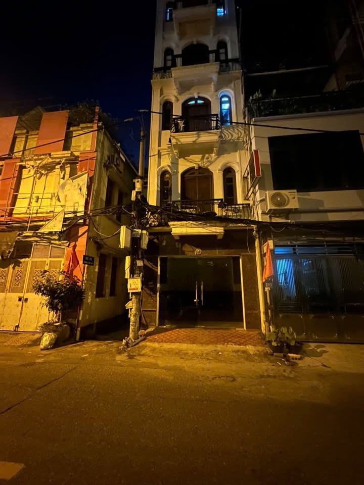 Nhà mặt phố Lâm Du, Long Biên 59.5m² giá 16 tỷ - Sẵn sàng vào ở ngay!