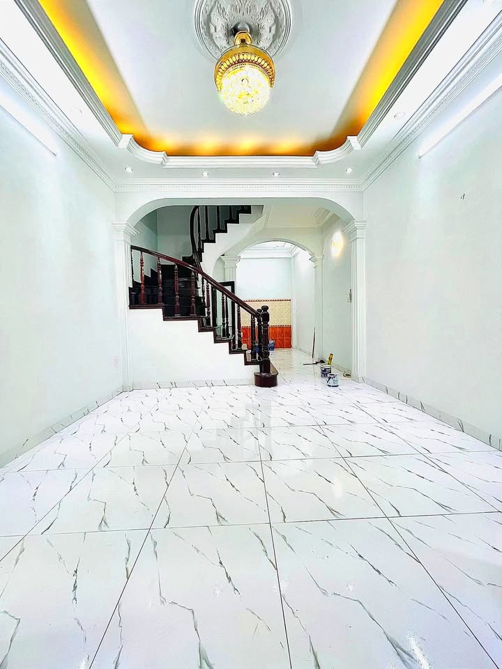 Nhà phố Lê Trọng Tấn, Thanh Xuân 47m² giá 7.69 tỷ - Phân lô quân đội, kinh doanh nhỏ!