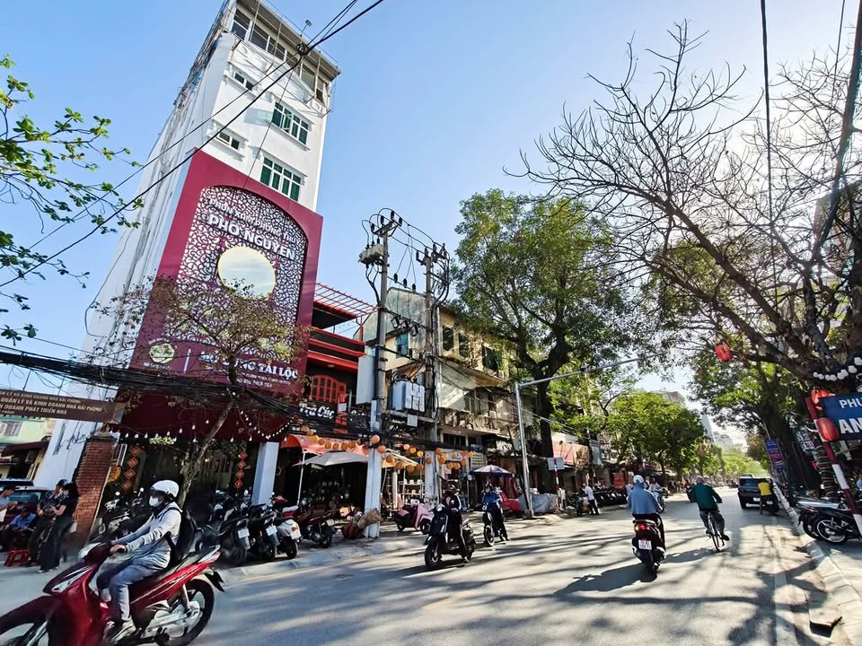 Cho thuê nhà mặt phố Hai Bà Trưng, Hải Phòng - Mặt tiền 4m, giá chỉ 15 triệu/tháng!
