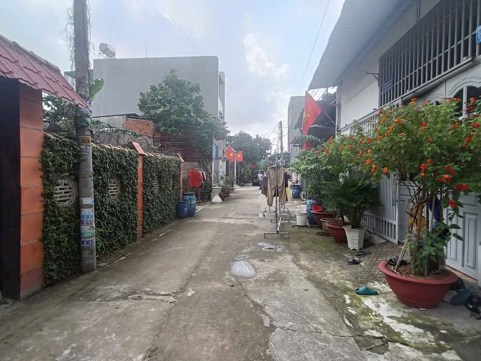 Nhà cấp 4 Dĩ An 150m² giá 5 tỷ - Sân vườn rộng rãi