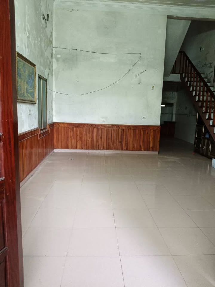 Nhà 2,5 tầng ngõ Văn Đức Giai, phường Hưng Bình, 92m² giá 5 tỷ - Cơ hội không thể bỏ lỡ!