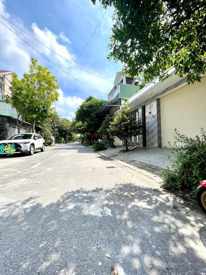Bán lô đất mặt tiền đường Thành Thái, Quảng Ngãi 100m² chỉ 2.55 tỷ - Vị trí an cư lý tưởng!