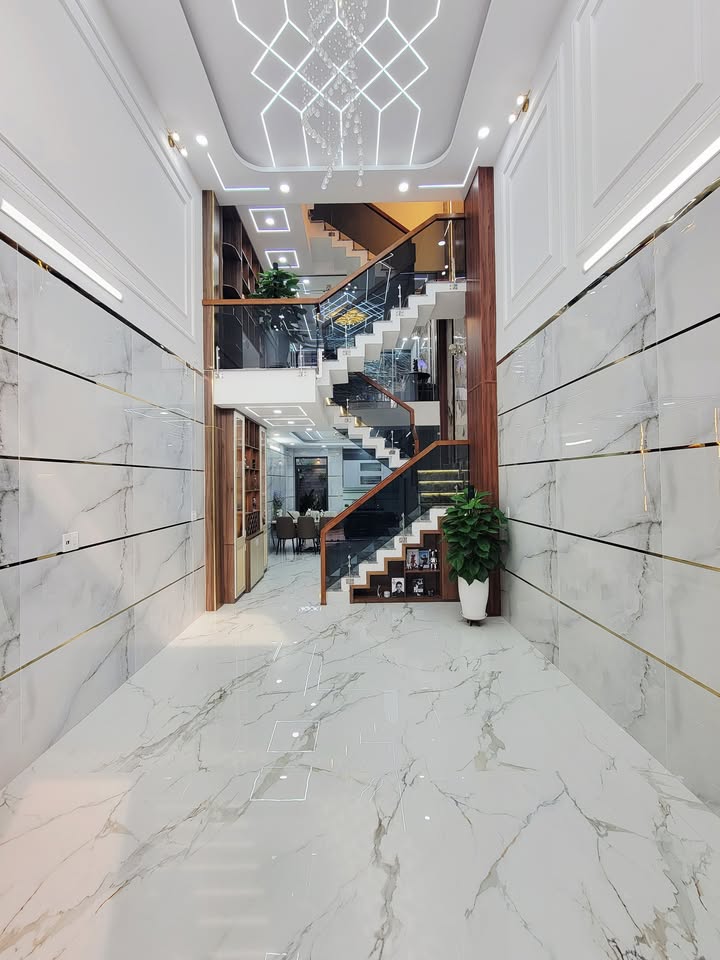 Nhà 5 tầng hẻm 145 Mã Lò, Bình Tân 66m² giá 8.55 tỷ - Nội thất cao cấp như biệt thự!