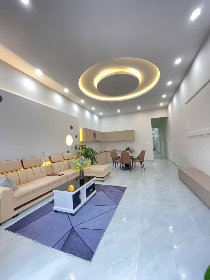 Nhà phố Bạch Đằng, P7 Đà Lạt 130m² giá 3.08 tỷ - Gần trung tâm tiện ích!