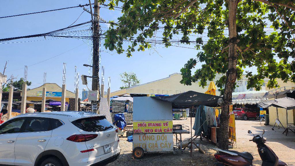 Đất mặt tiền chợ Lệ Trạch 600m² giá 23.7 tỷ - Kinh doanh sầm uất!