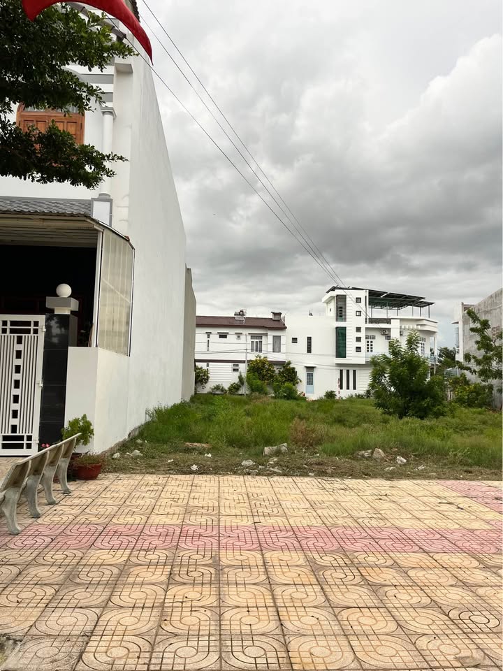 Lô đất biển mặt tiền đường Nguyễn Chích 99m² giá 3.55 tỷ - Cơ hội đầu tư lý tưởng!