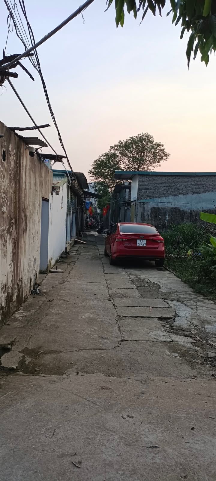 Đất Nguyên Xá 300m² giá 900 triệu - Sổ đỏ chính chủ, gần ô tô