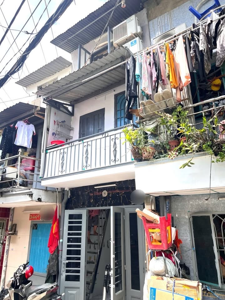 Nhà cho thuê đường Hiền Vương, Tân Phú 15m² giá 4 triệu - Thích hợp gia đình nhỏ!