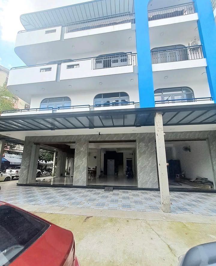 Shophouse cho thuê tại Tân Phú 256m² giá 110 triệu - Thiết kế linh hoạt cho mọi nhu cầu kinh doanh!