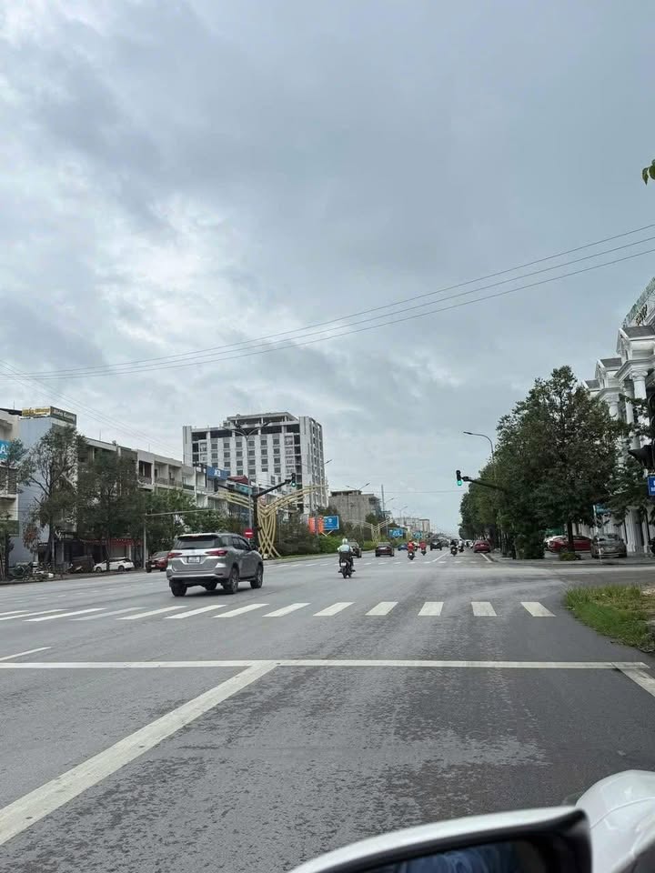 Mặt bằng cho thuê đường Lê Nin, TP Vinh 300m² - Vị trí đắc địa, kinh doanh sầm uất!